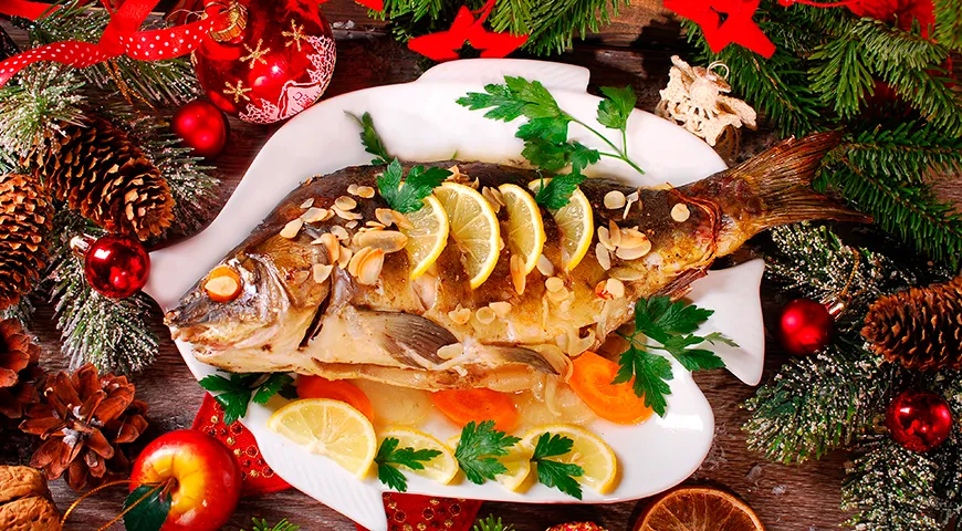 В Польше и Чехии зеркальный карп запекают целиком на Рождество