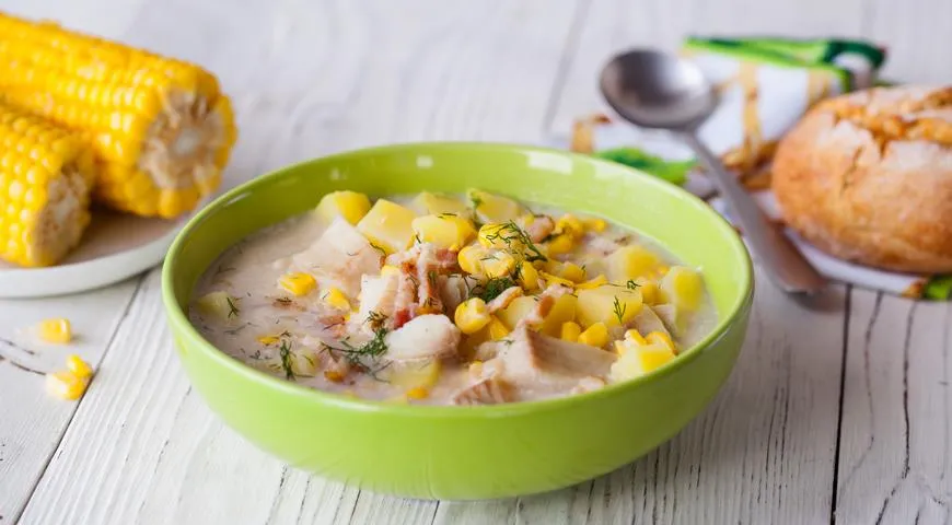 Рыбный суп с пикшей и кукурузой