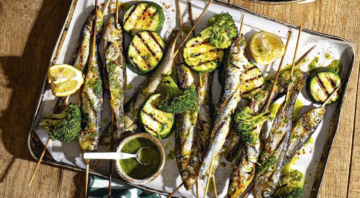 Корюшка с овощами на гриле
