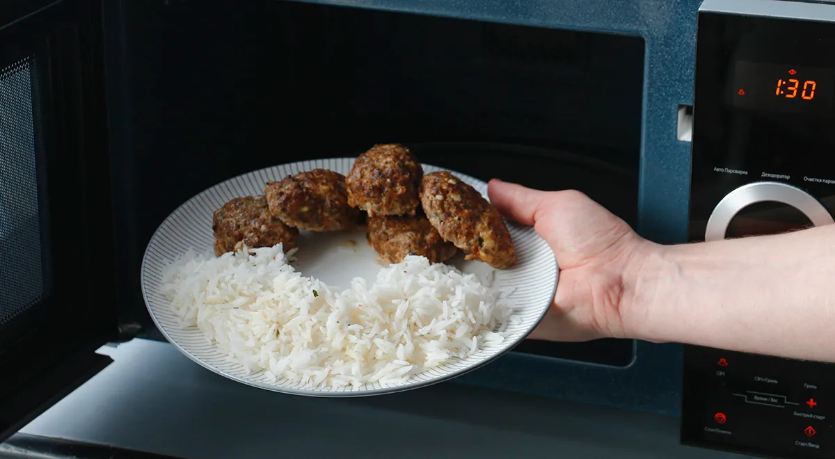 Простой трюк, который доказывает, что вы неправильно готовили еду в микроволновке