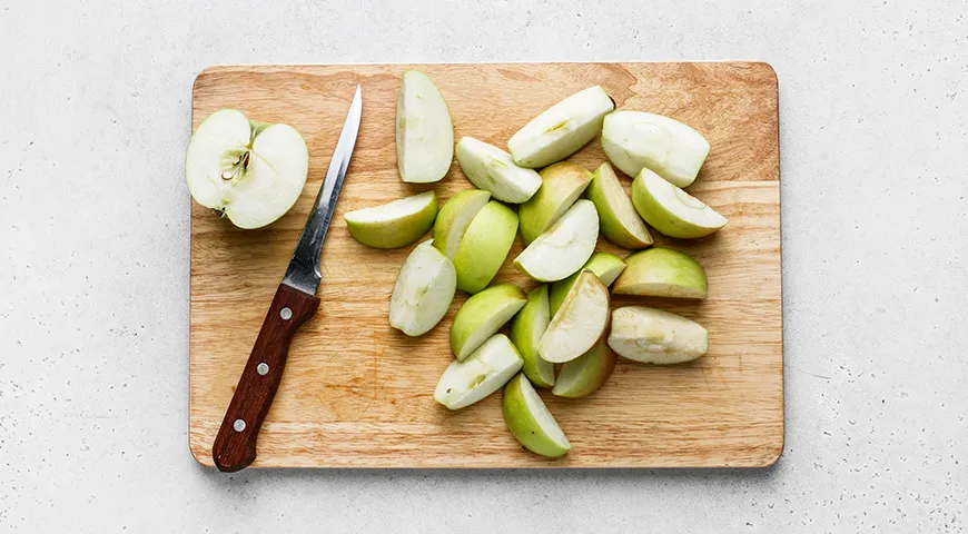 Компот из яблок и клюквы