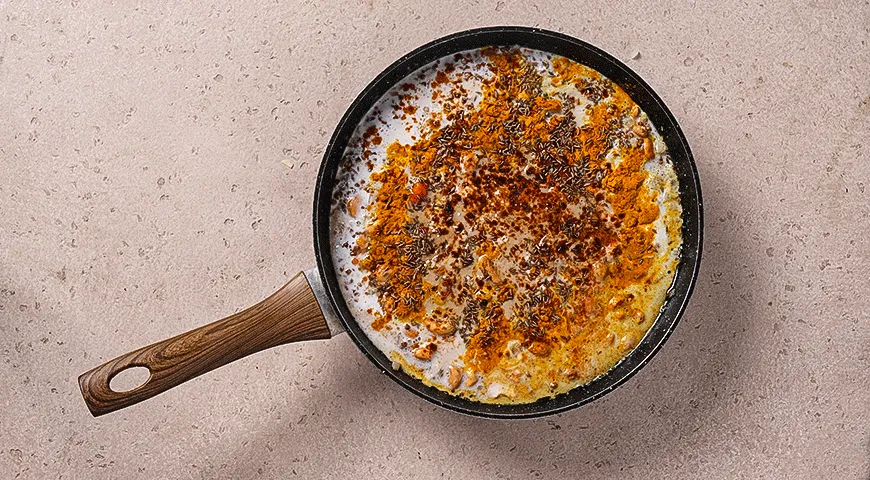 Гречневое карри с кешью и шпинатом