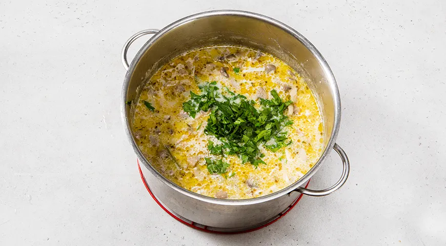 Куриный суп с шампиньонами и картофелем