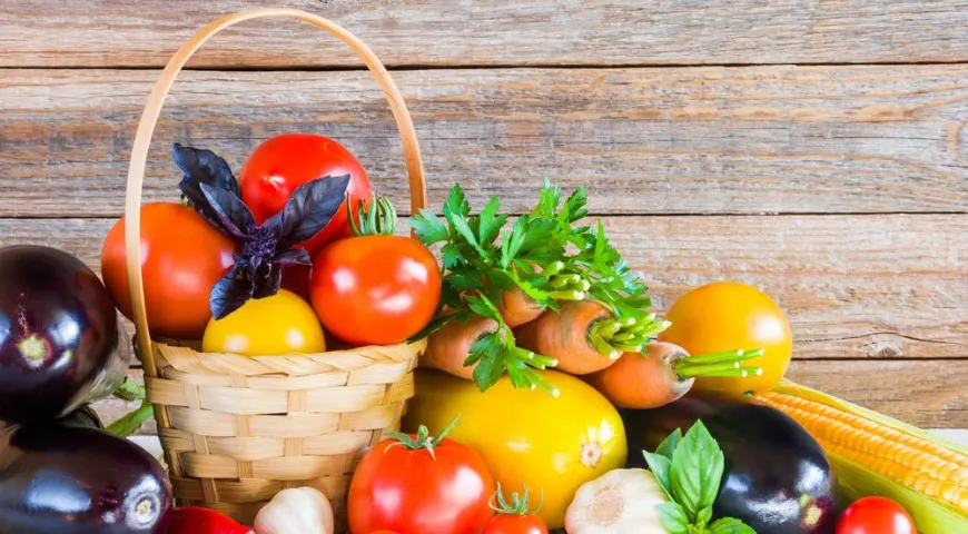 В сезон важно съедать как можно больше свежих фруктов, овощей и ягод