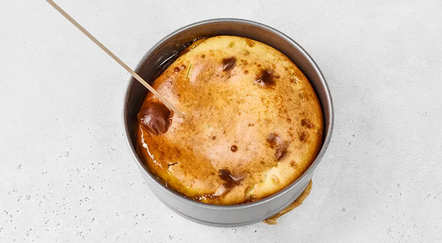 Сладкий заливной пирог со щавелем