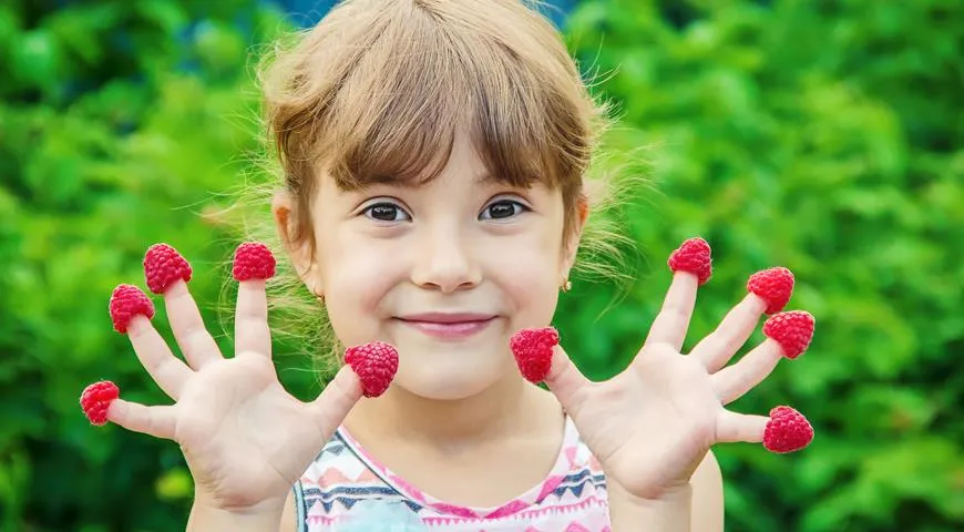 девочка с малиной