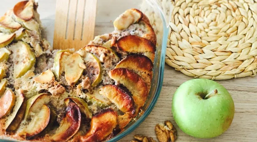 Яблочно-ореховый пирог / Рецепты с фотографиями