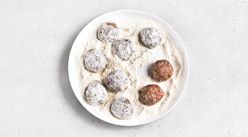 Мясные тефтели в томатном соусе