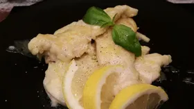 Скалоппине из куриного филе с лимоном и базиликом