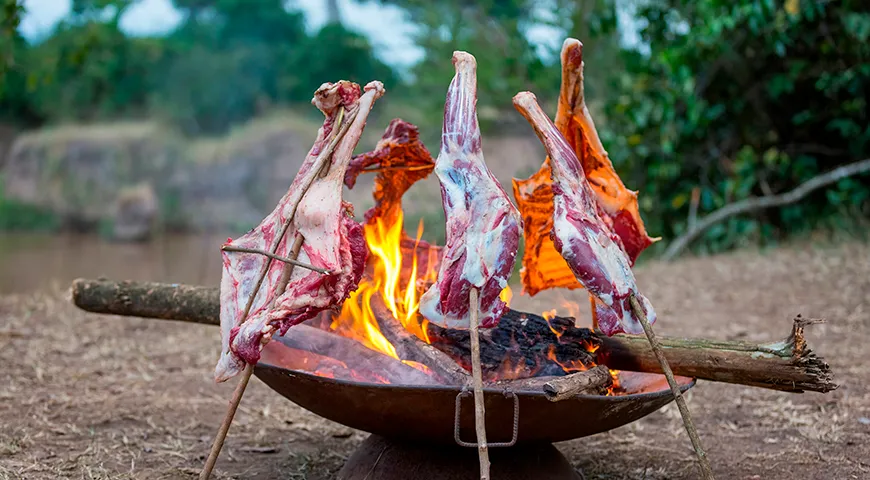 Самым вкусным и нежным мясо молочных козлят будет в конце весны — начале лета (апрель-июнь)