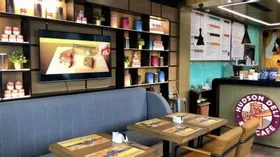 Кафе-бар Hudson Deli открылся в БЦ "Алгоритм"