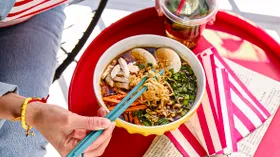 Суп Рамен с курицей и яйцом