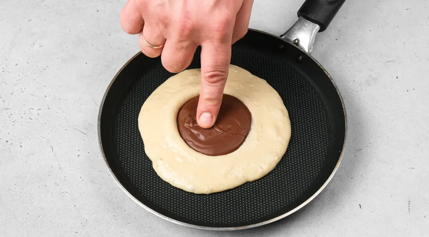 Панкейки с шоколадом внутри