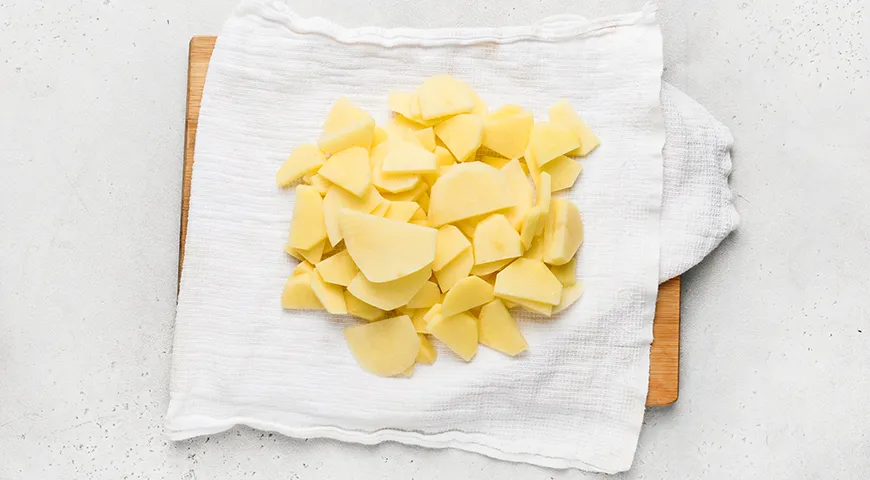 Картошка в сметанном соусе с луком