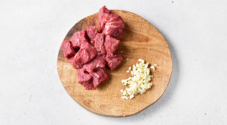 Тушенная картошка с мясом в мультиварке