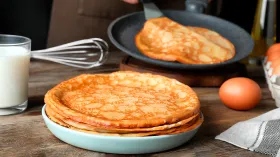 Блины прилипают и рвутся: основные причины и проверенные лайфхаки