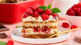 9 рецептов с малиной: перебираем, замораживаем, варим, нарезаем, настаиваем и запекаем