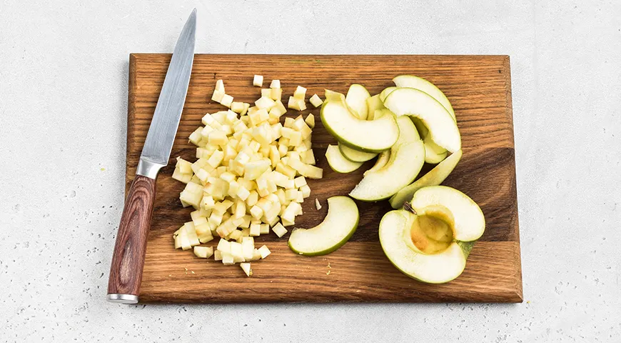 ПП шарлотка с яблоками и творогом