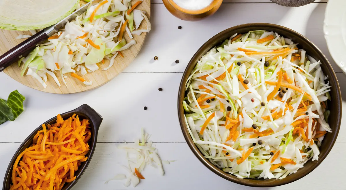 Салат из свежей капусты и моркови рецепт