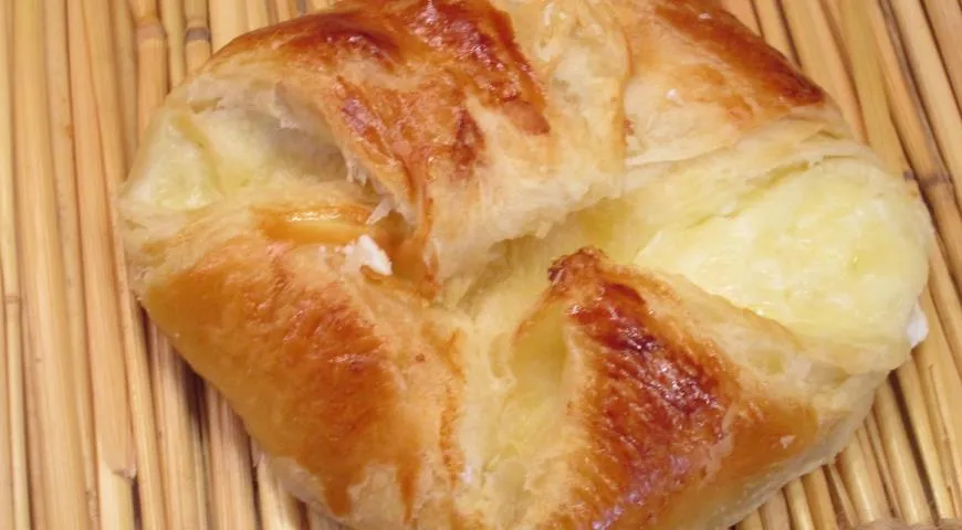 Хачапури из слоеного теста с сыром в духовке - пошаговый рецепт с фото на kormstroytorg.ru