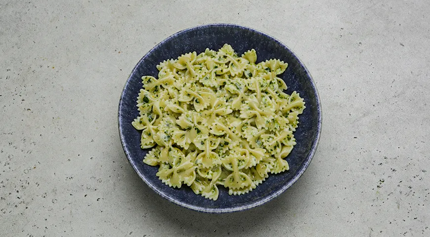 Паста с домашним песто и взбитой рикоттой