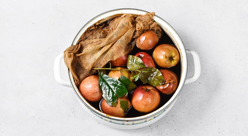 Домашние моченые яблоки