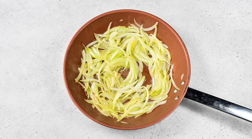 Жареная свиная шея на сковороде