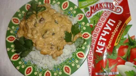 Морской коктейль в "розовой" глазури с рисом