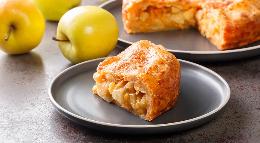 Вкусная шарлотка с яблоками в духовке