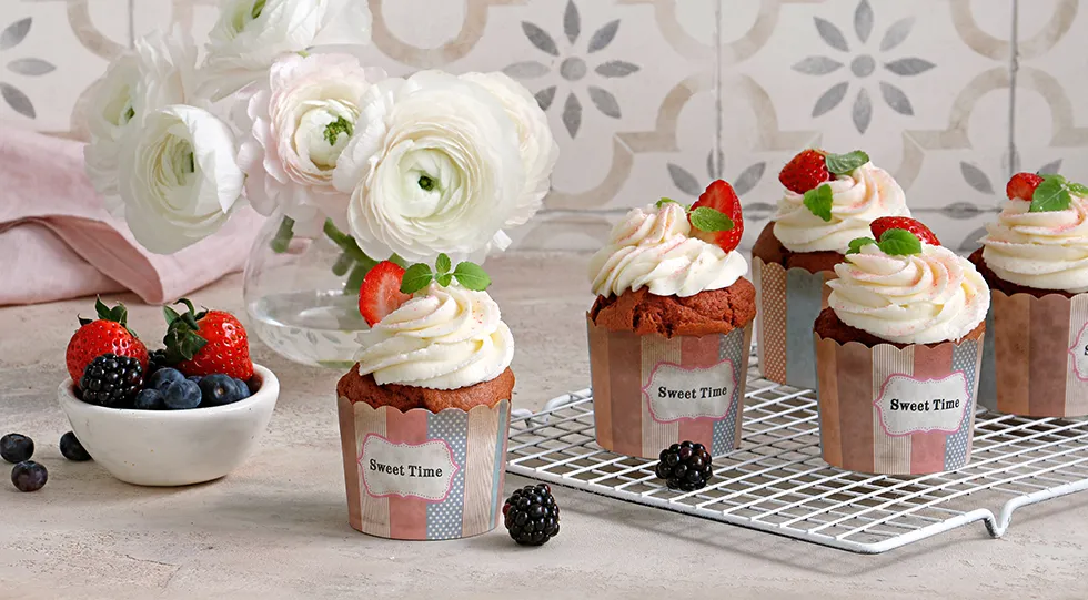 Капкейки «Красный бархат» с топингом из сливочного сыра