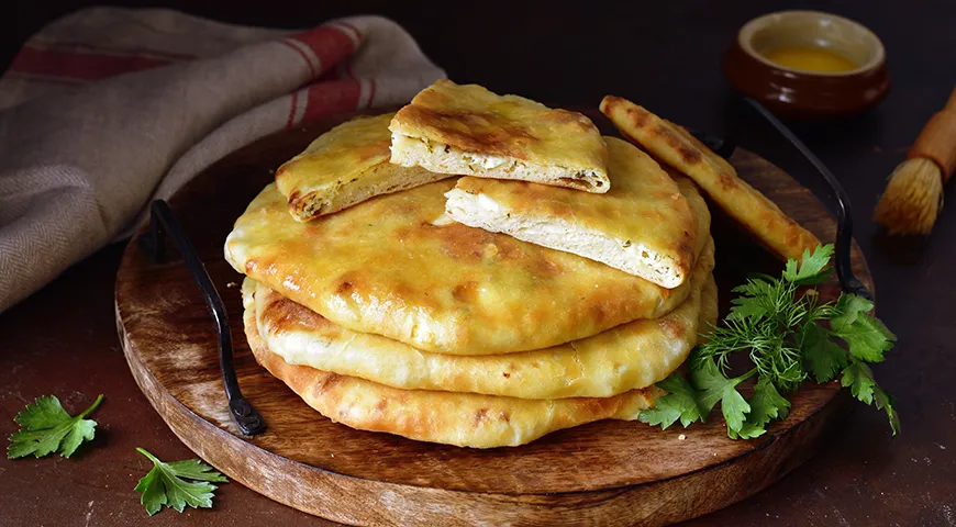 Хачапури с сыром и брынзой