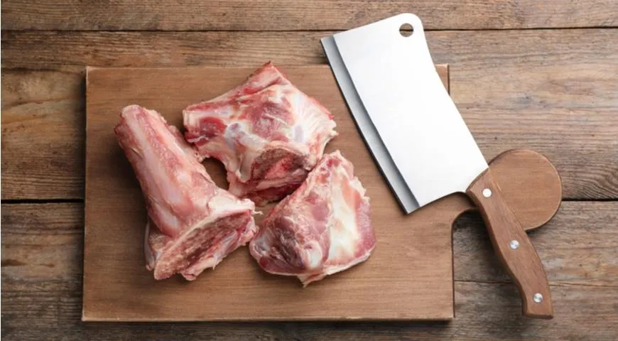 После разделки мяса останутся обрезки, это нормально, даже если вы отлично владеете ножом