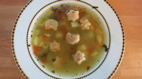 Картофельный суп с острыми клецками карри