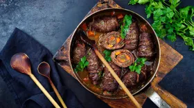 Мясные рулеты с беконом