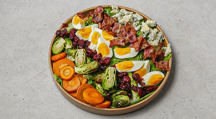 Салат из осенних овощей с беконом