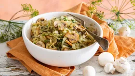 Тушенная капуста с шампиньонами