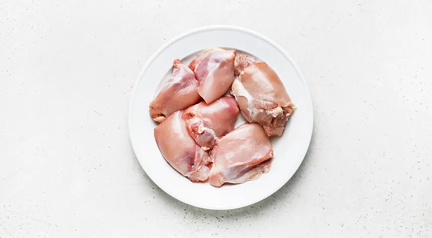 Рассыпчатый плов с курицей на сковороде