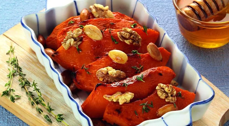 Тыква с медом и орехами