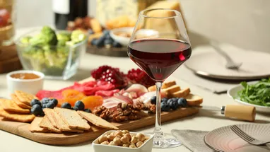 Гид по винному этикету: все о бокалах, температуре подачи и правильной дегустации