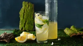 Яркие напитки с первой зеленью, которые сделают лето прекрасным