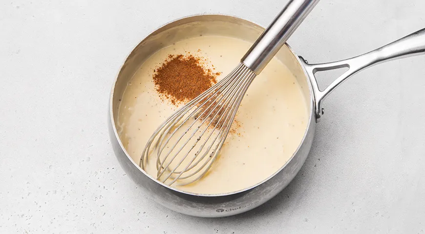 Каннеллони с фаршем под соусом бешамель