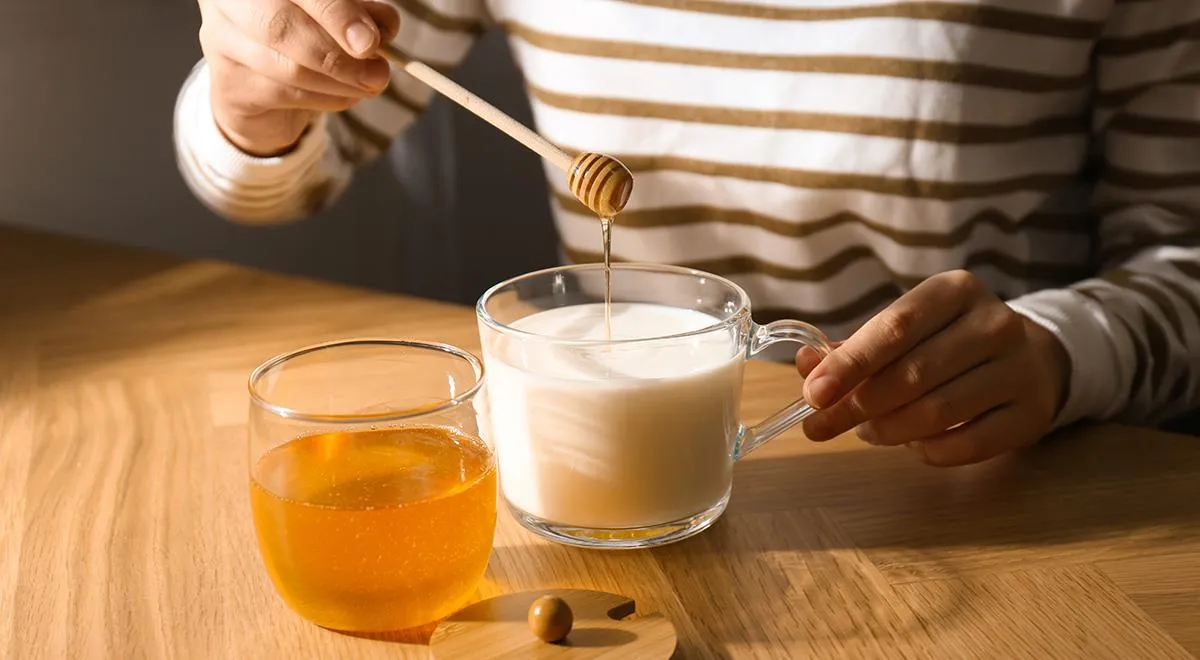 Молоко с медом: польза и вред, неожиданные факты и советы по применению 