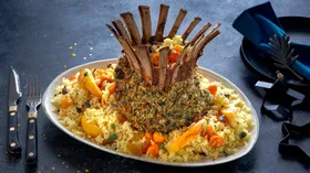 Праздничное блюдо на новогодний стол: корейка ягненка «Французская корона»