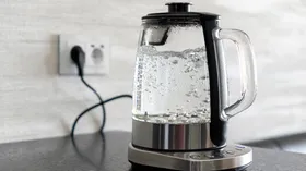 Можно ли повторно кипятить воду в чайнике? Вот что показал эксперимент