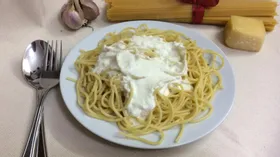 Спагетти в сливочно-сырном соусе 