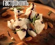 Рецепты с сырами, продукцией пчеловодства и миндалём