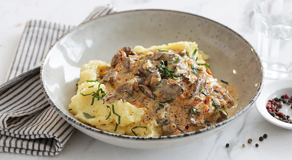 Рецепт куриной печени и сердечек в сметане (можно использовать куриные легкие)