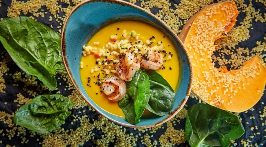 Тыквенный суп с креветками и булгуром