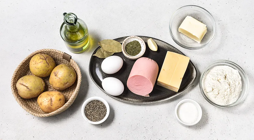 Картофельные котлеты с колбасой