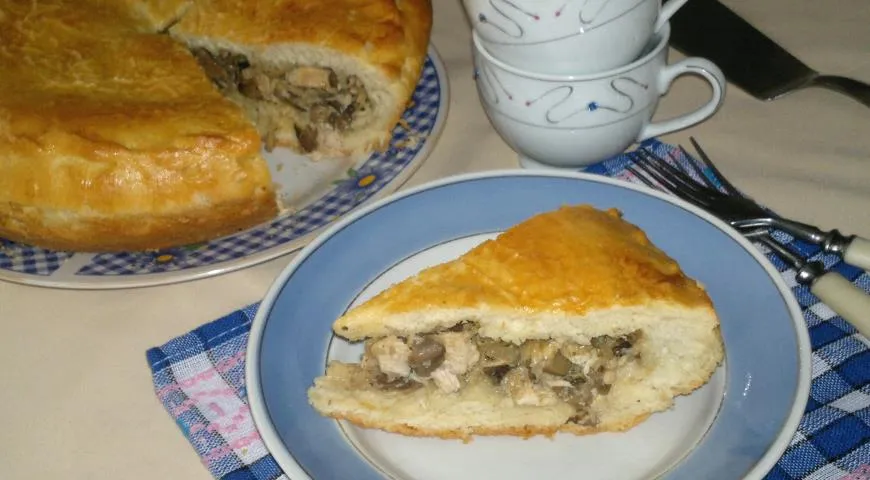 Пирог Киш лорен с курицей, грибами и сыром